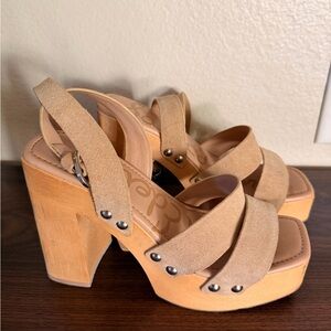 Schutz Women’s Suede Platform Sandals in Tan